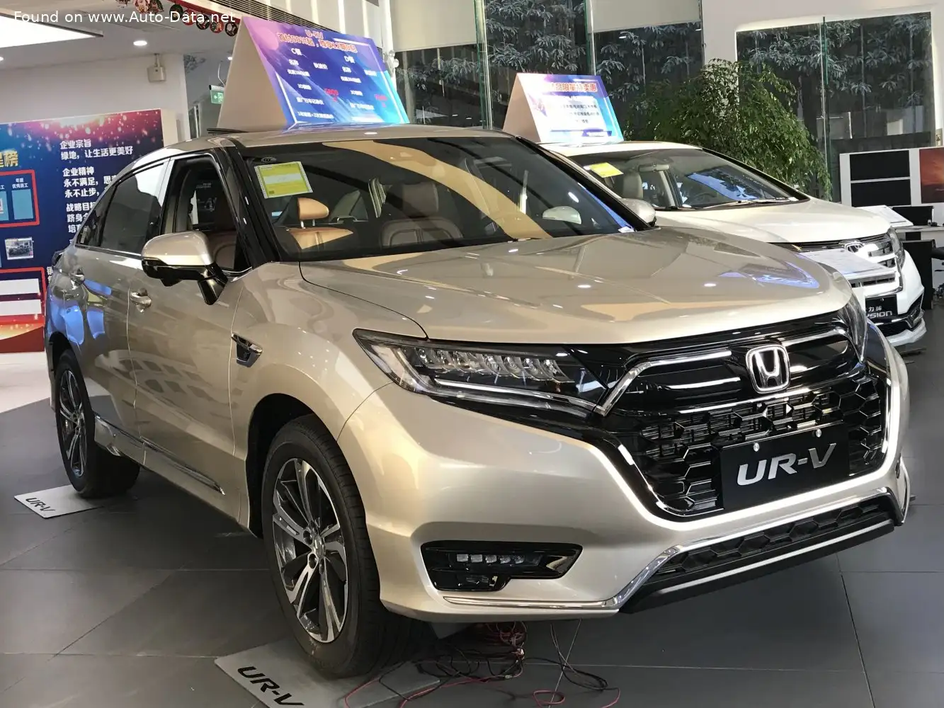 Review: 2020 Honda UR-V (facelift 2020) 370 Turbo (272 Hp) AWD Automatic